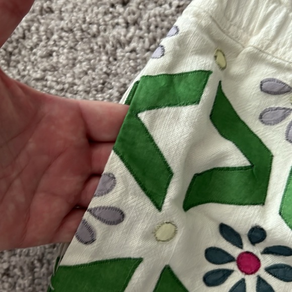 NWT Anthropologie Pattern Shorts - Size Medium - Picture 5 of 9
